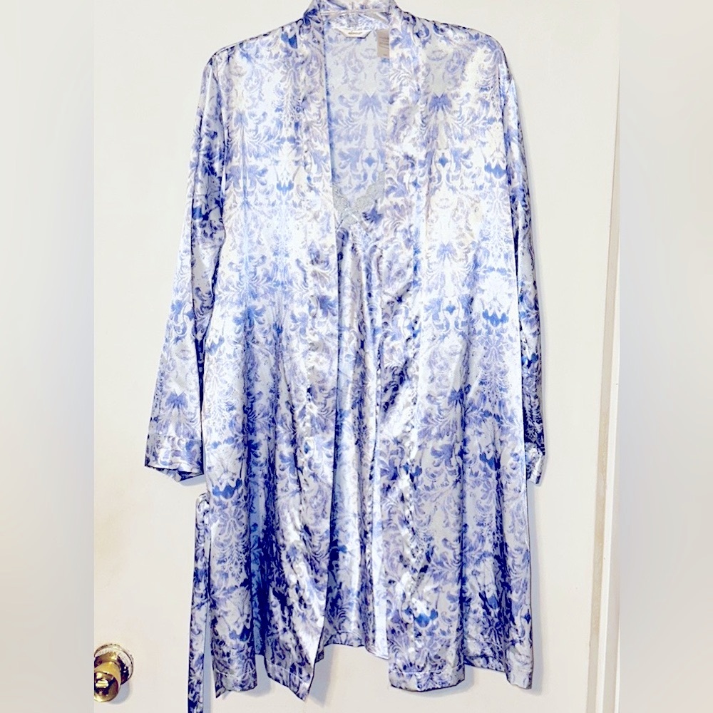 ADONNA Blue Floral Satin Gown and Robe Set EUC SZ M